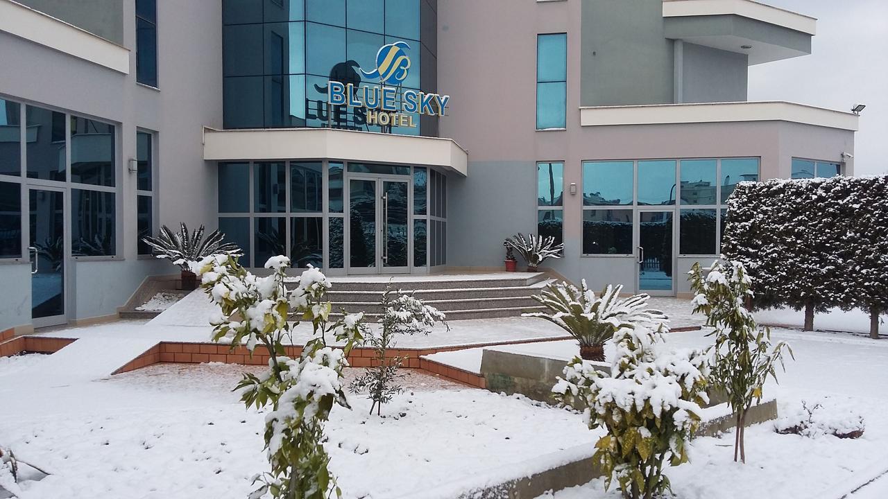 Hotel Blue Sky *