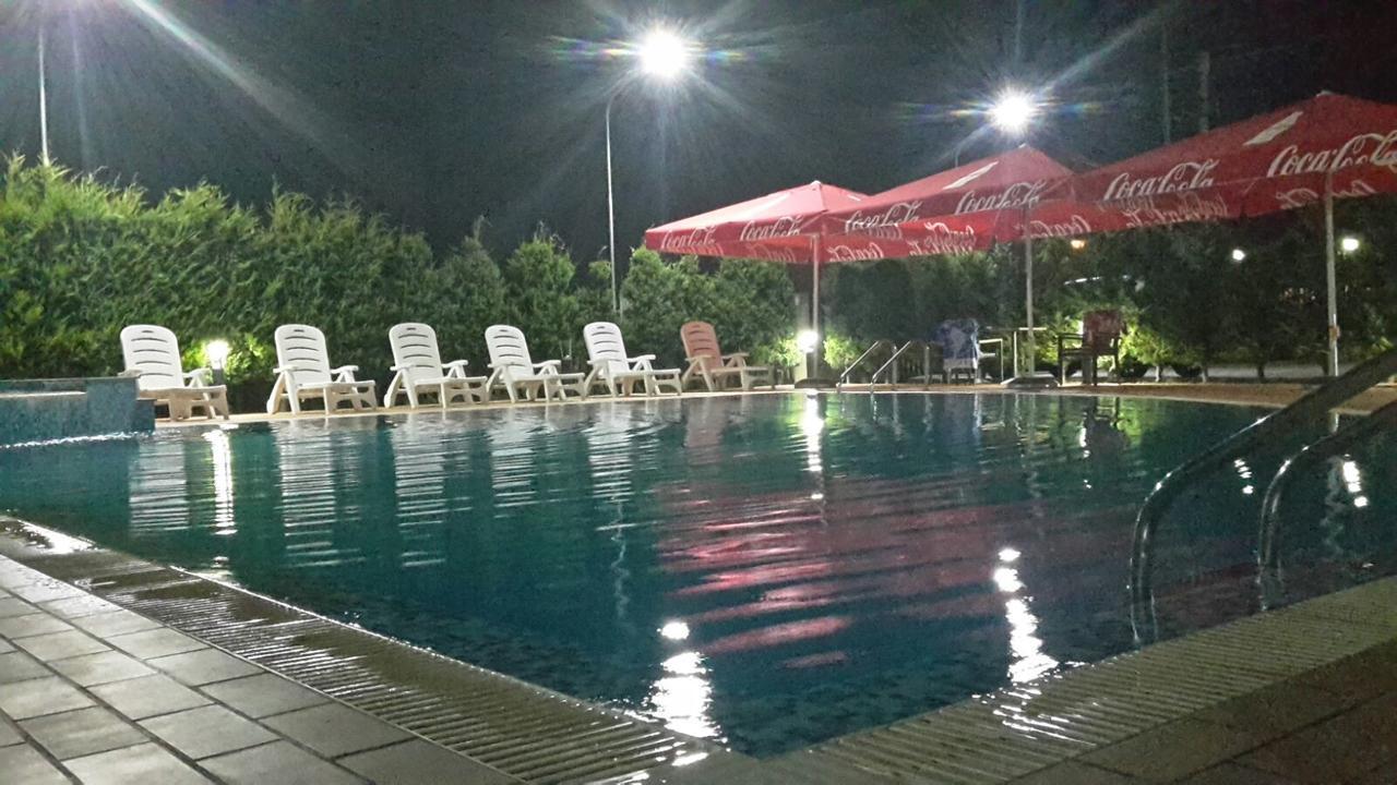Blue Sky Hotell *